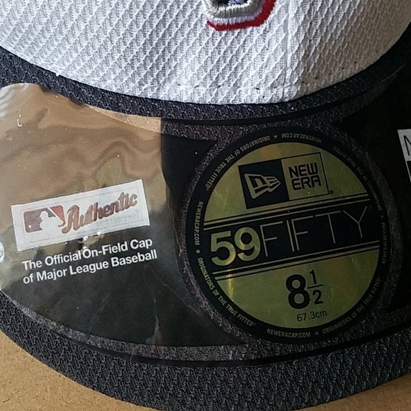 MLB Pirates New Era Official On-Field Cap 81/2 - Picture 3 of 6